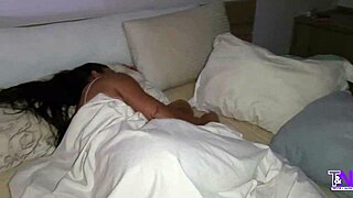 Couldn't resist her, intense orgasm and cum