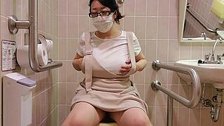 Japanese housewife masturbates, wetting her shaved pussy in homemade video