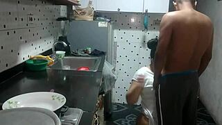 Stepsister's boyfriend fucks her big ass in kitchen and cums inside