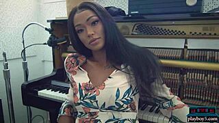 Harley Dean shows off her big booty in studio