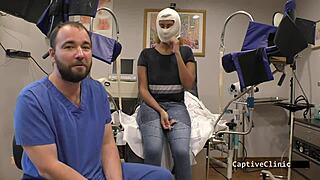 Taylor Ortega bruker vibrator backstage