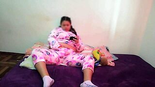 Tengo Una Hermanastra Muy Puta Cada Vez Que Voy A Su Cuarto La Consigo Masturbando Siempre Quiere Chuparme La Polla Para Sacar Toda Mi Leche Y Tragarsela Toda