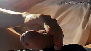 베트남 여자가 시동생 앞에서 자위 섹스