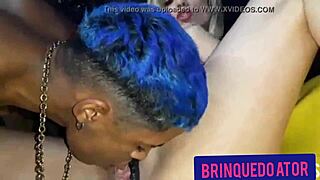 Novinho acaba comendo a tia do seu amigo ela encontrou ele em um barzinho