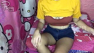 Stolen video of naked asian girlfriend 😏