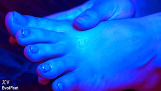 Paola loves to suck her toes