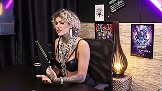 She put the huge cock on the table and showed its personal use - Sabrina Prezotte