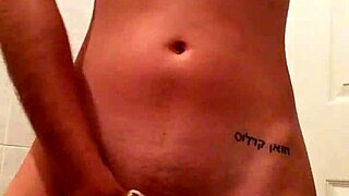 Chava Poblana masturbates passionately on webcam 😍