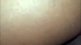 com a cunhadinha no sofa, tava vazanu orgasmo?