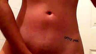 Chava Poblana masturbates passionately on webcam 😍