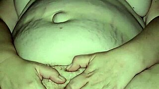 Milf Plays With Her Soft And Cums