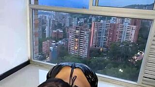 Follando A Mi Hermanastro De Vacaciones En Un Apartamento En Medellín Cum Tits