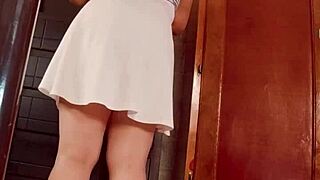 Grabacion oculta a culona cambiandose de ropa!