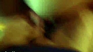 hermanastra entra a mi cuarto por las noches