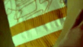 hermanastra entra a mi cuarto por las noches