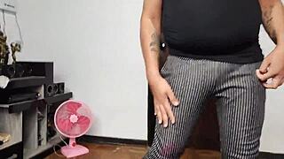 empregada safada aceitou dinheiro para chupar o patrão