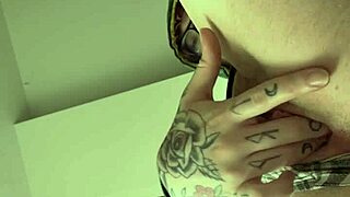 Feeling Aroused In The Early Morning, I Jerk Off Onto My Pussy