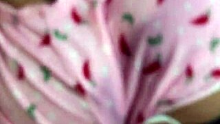 o padrasto pervertido interrompe a enteada para usar ela como sex toy 😏