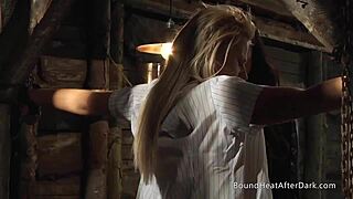 Check out those bouncy naturals taking strap-on.