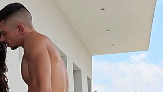 The balcony scene with Tommy Cabrio and curious neighbors.