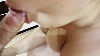 milf cums on big tits 😍