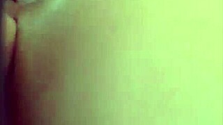 Gwen Can't Resist Mom's Handy Boyfriend