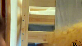 um casal de amigos e eu flagramos meu colega tocando punheta e cheirando minha calcinha