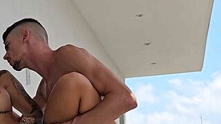 The balcony scene with Tommy Cabrio and curious neighbors.