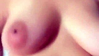 ariana channel montando y gozando teniendo orgasmo ricas tetas
