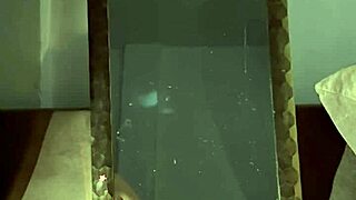 gotica culona masturbandose