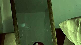 gotica culona masturbandose