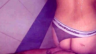 Colombiana De Gran Trasero En La Ducha Me Hace De Todo