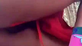 I'm a hairy teen flashing my beaver in public Ibirapuera park.