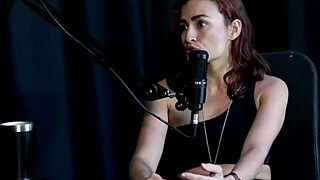 safada demonstra o seu boquete e chupa os peitos da bia hot - kamilla werneck sheer red