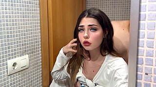 En El Baño Follo Al Amigo De Mi Novio Y Se Corre Dentro De Mi Que Caliente Esta El Semen