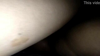 แหกหีเธอเอาควยถูแตดให้เธอเสียวหีก่อนจะเปิดซิงหีของเธอ