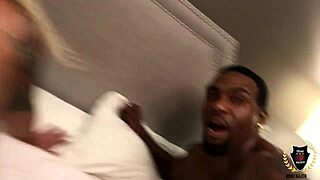 White ass bounces on blonde curvy model