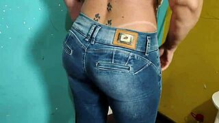 Mente suja da madrasta transforma limpeza do quarto em sexo puni��o e coleta 2 litros de esperma na cara