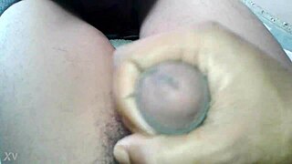 She masturbates while showing off her big ass and booty