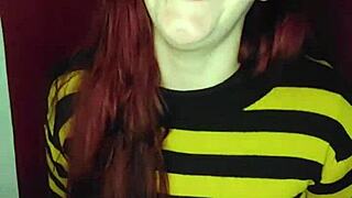 Stepsister getting hot from nudes, coming with ass plug 😈