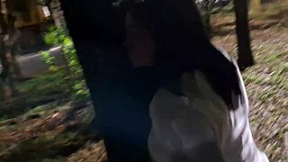 A safada levou-me na praça da cidade para ficar peladinha e tomar porra na boquinha