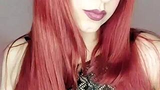 Stepsister getting hot from nudes, coming with ass plug 😈