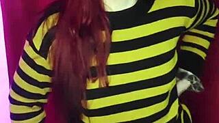 Stepsister getting hot from nudes, coming with ass plug 😈