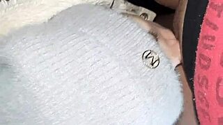 Neighbor licks pussy in abandoned barn secretly