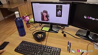 Hot Busty Colombian Broad Desperate For A Dick-Eating Job!