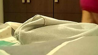 Hidden cam catches Spanish stepsister's pink pussy 😏