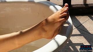 Big Round Ass Milf Model Strips Naked In The Morning