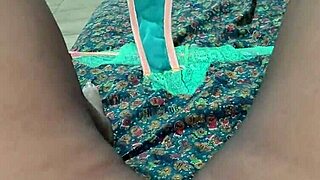 Professora Envia Vídeo Para Aluno Se Masturbando E Com Sua Grande Buceta Melada E Tenho Um Squirt