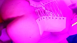 Intriguing encounter where the Latina bar waitress in New York USA embraces unprotected fun with foreigners