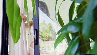 Kimmy Granger Rips Clothes To Show Curves!